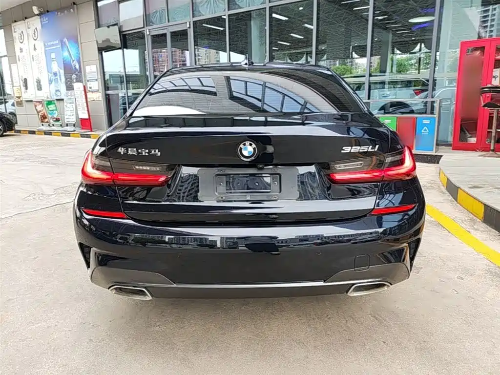 BMW 3-SERIES