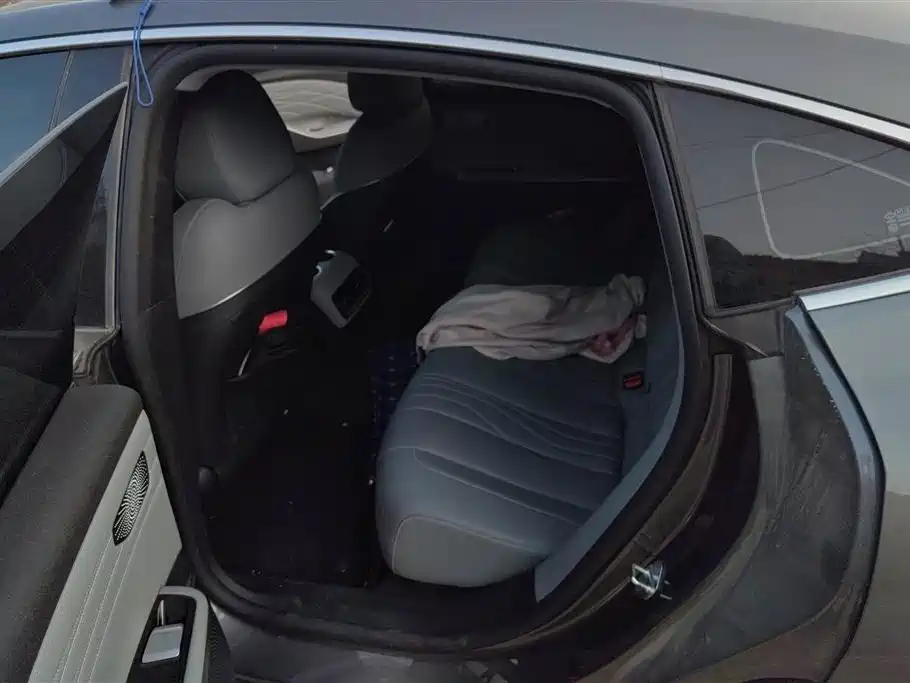 GEELY GALAXY GALAXY E8