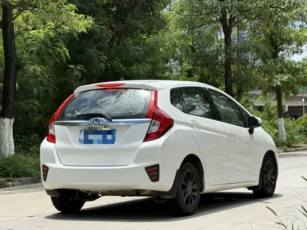 Фото 9 - Honda Fit