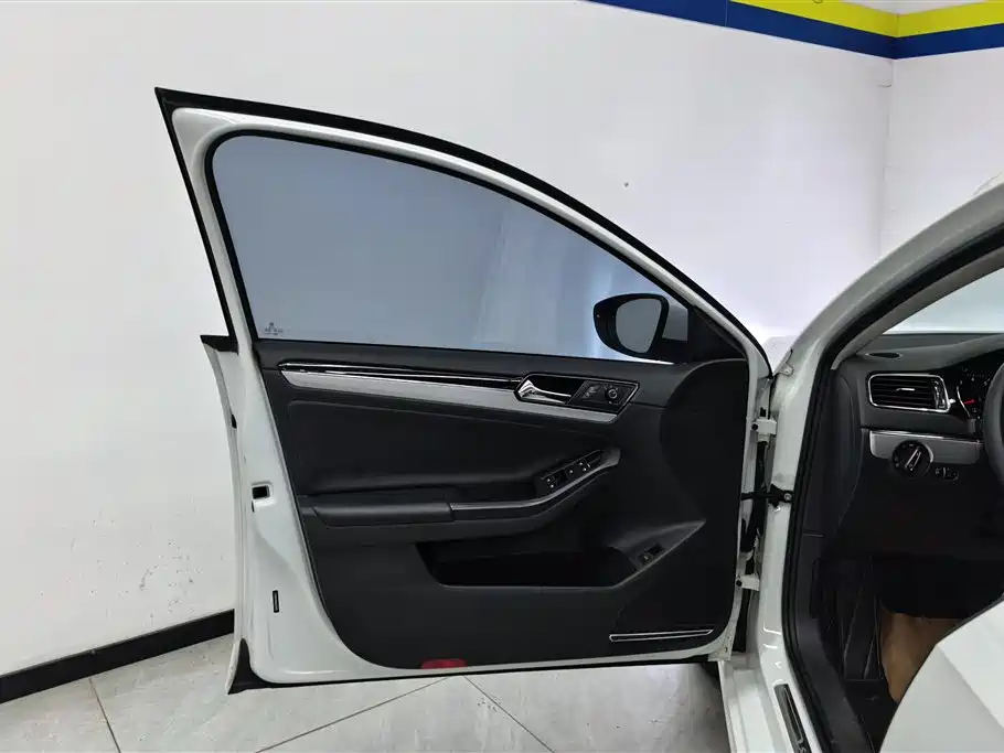 Volkswagen Sagitar 2018 280TSI DSG Comfort фото 7