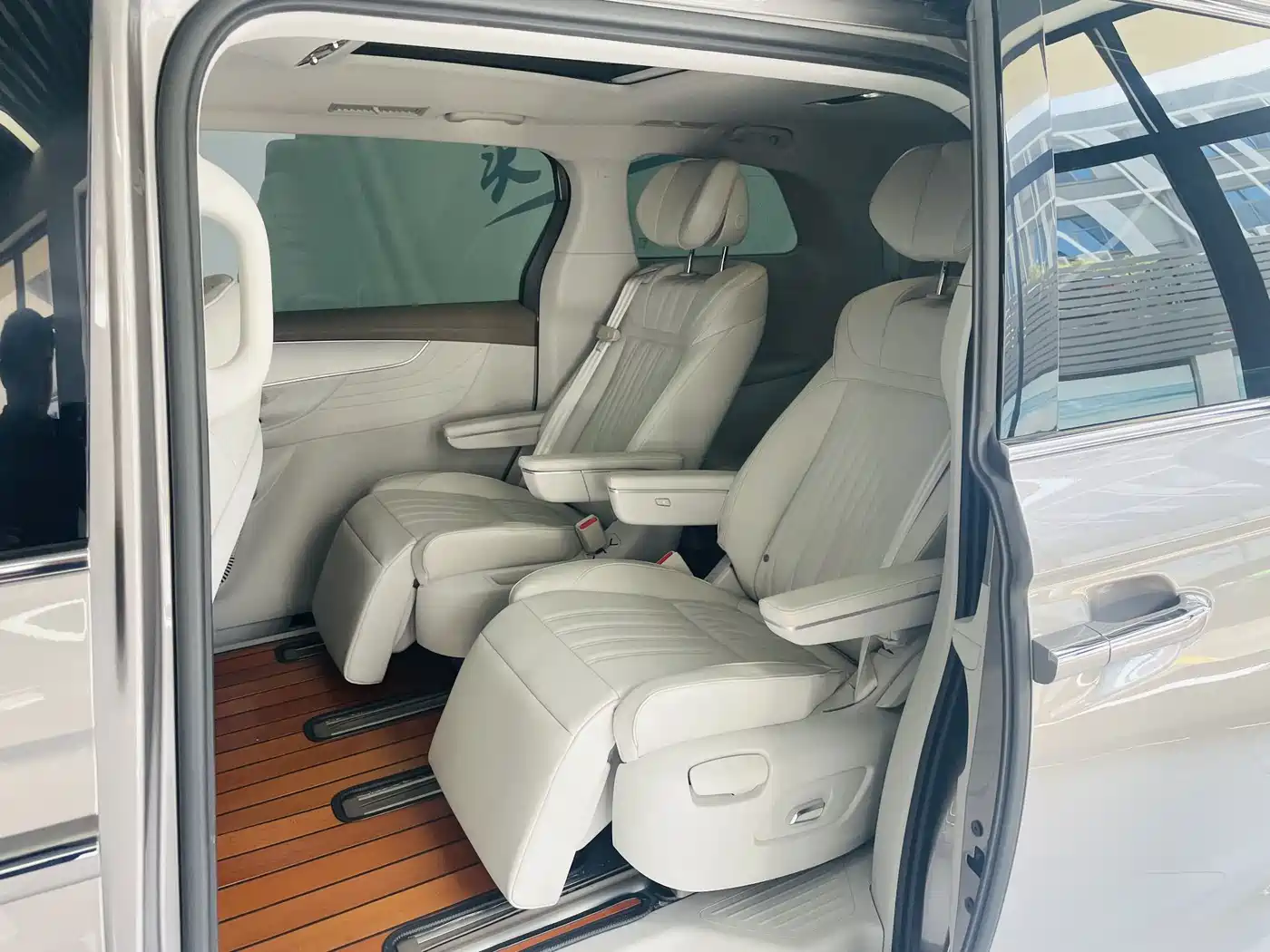 Roewe iMAX8 2025 2023 400TGI Premium Edition