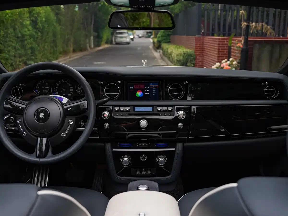 Фото 21 - Rolls-Royce Phantom