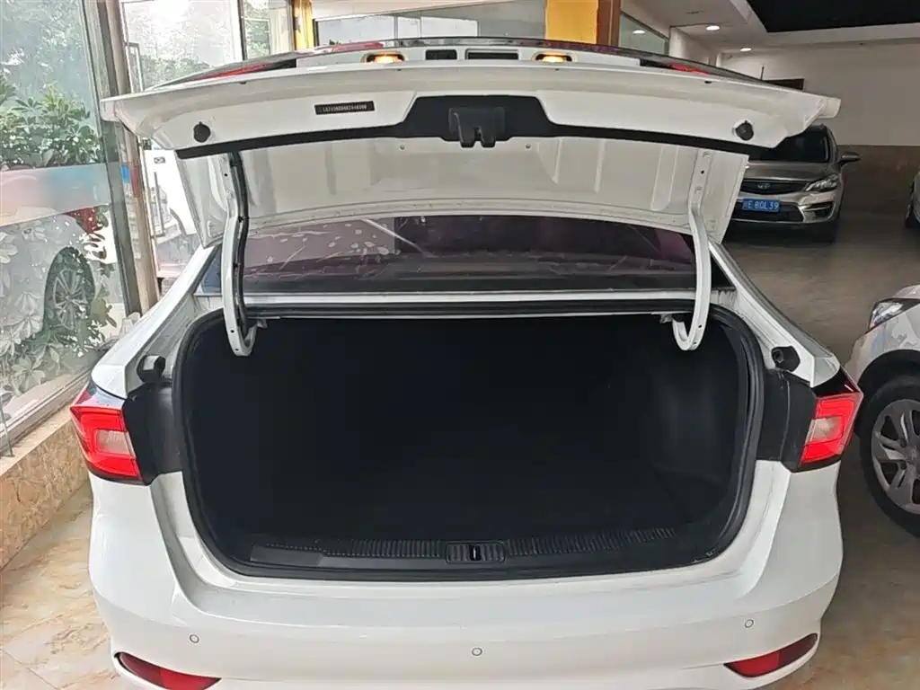 Roewe i5 2019 2019 1.5L Manual 4G Langhao Edition