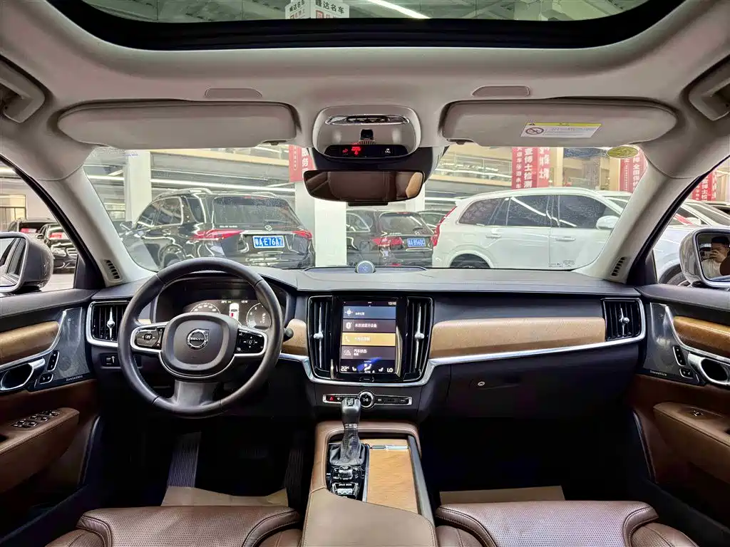 Фото 8 - Volvo S90