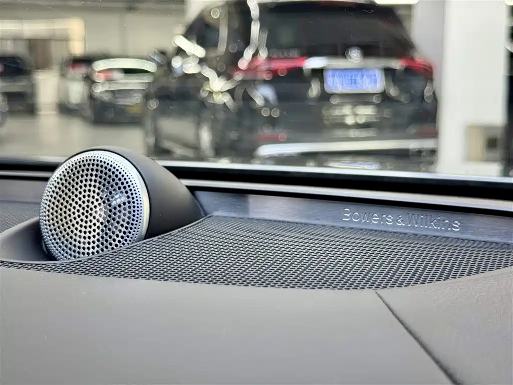 Фото 15 - Volvo S90