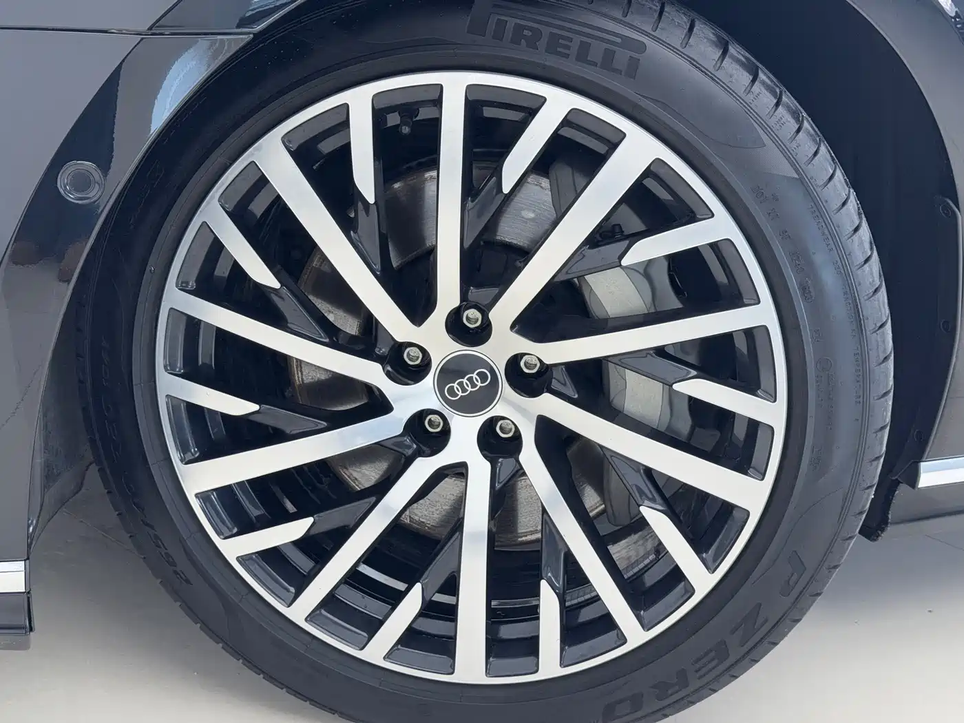 AUDI A8