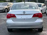 Photo 6 - Volkswagen Jetta