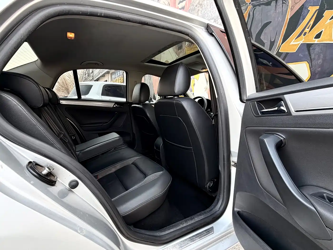 Volkswagen Bora 2014 1.6L Automatic Comfort Edition фото 6