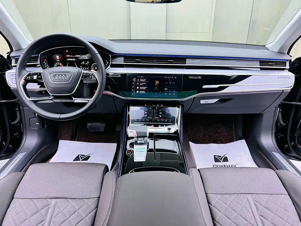 Фото 9 - Audi A8