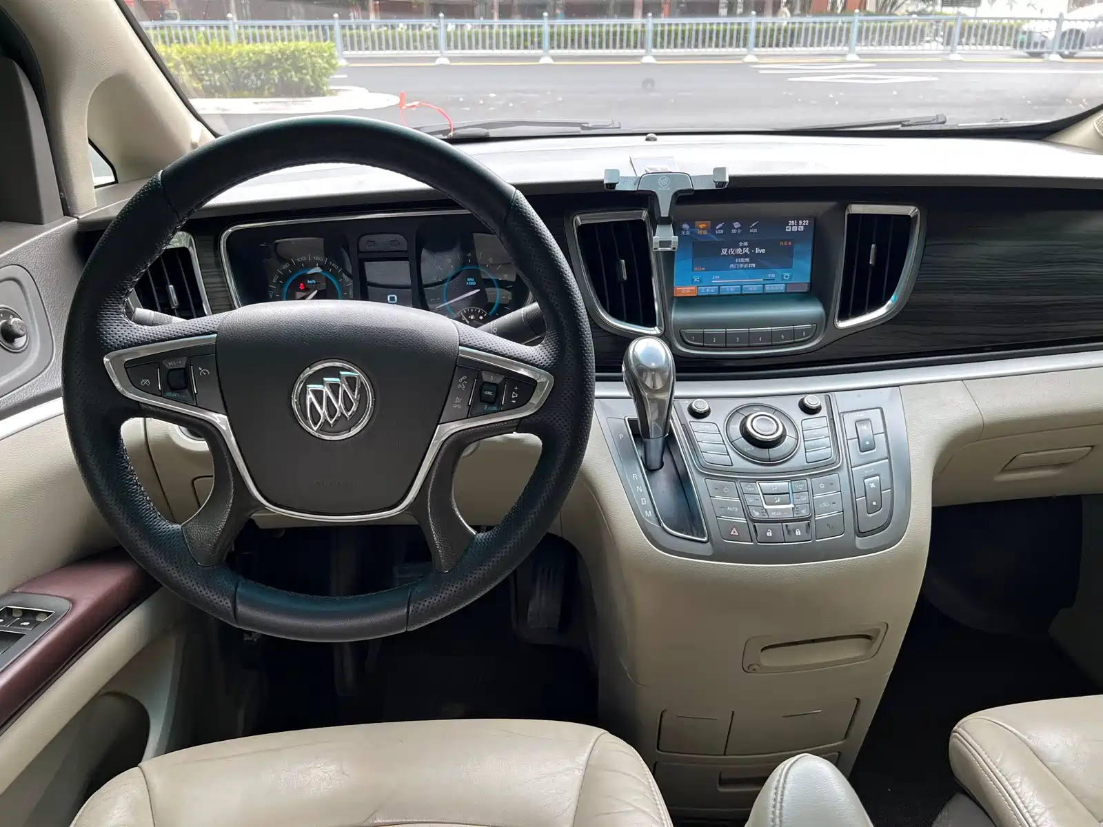 Фото 10 - Buick GL8