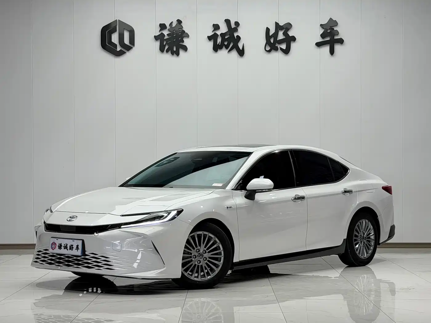 Toyota Camry 2025 2024 Hybrid 2.0HGVP Luxury Edition