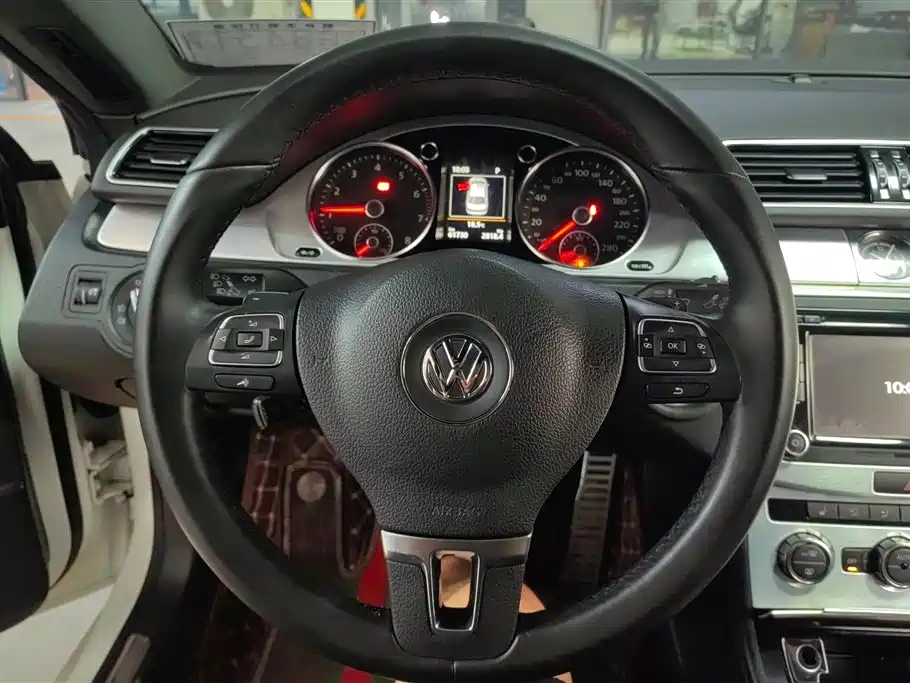 Volkswagen FAW-Volkswagen CC 2016 Model 2.0TSI Luxury фото 15