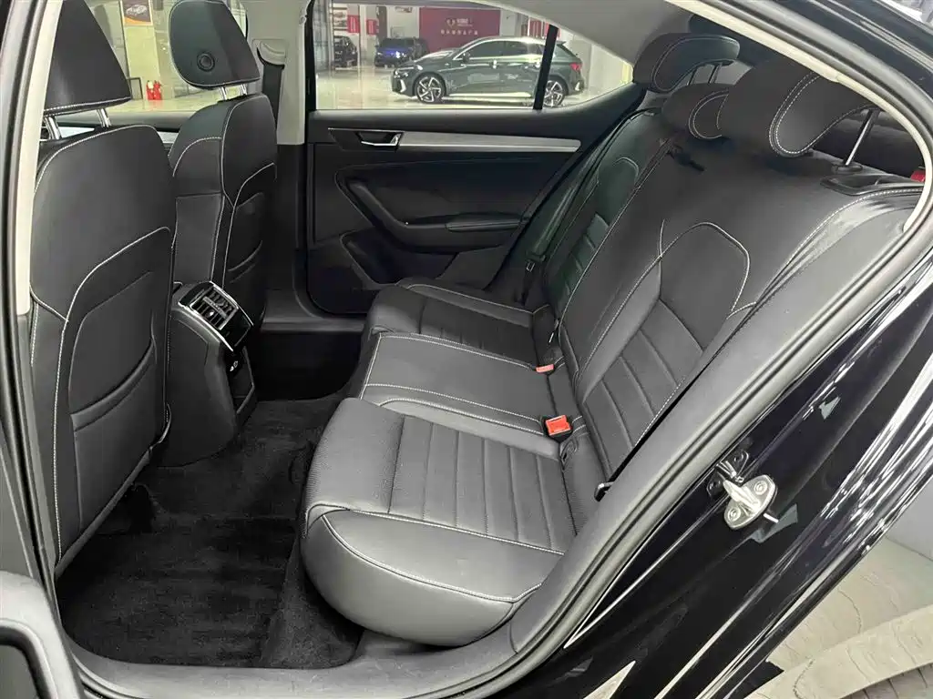 Škoda Superb 2024 TSI280 DSG Premium Edition фото 14