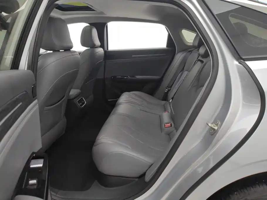 Geely Galaxy Galaxy L6 2025 2025 EM-i 140km Starship Edition