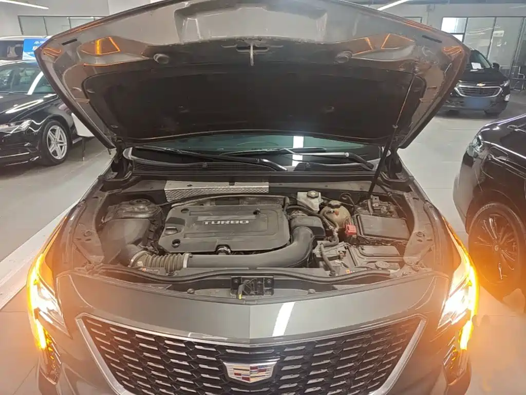 Cadillac XT4 2019 2018 28T FWD Leading Edition