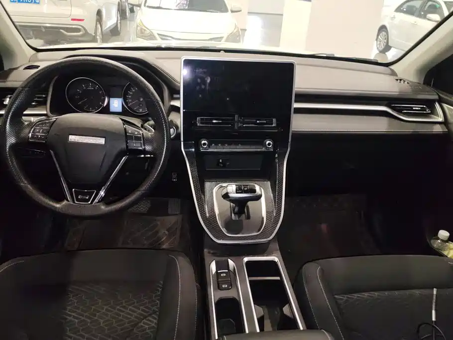 Photo 12 - Haval M6