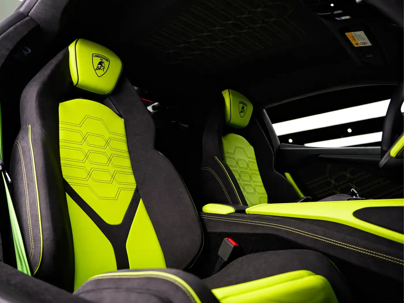 Lamborghini Revuelto 2023 6.5L PHEV Standard фото 34