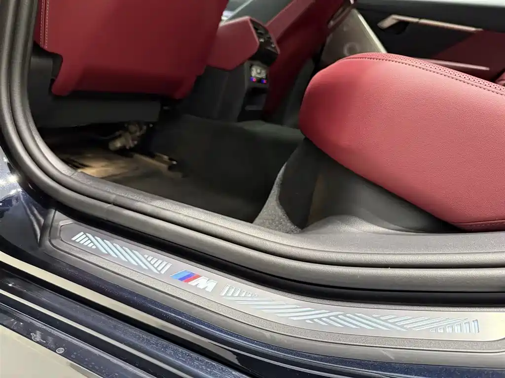 BMW 5 Series 2025 530Li Premium M Sport Package фото 12