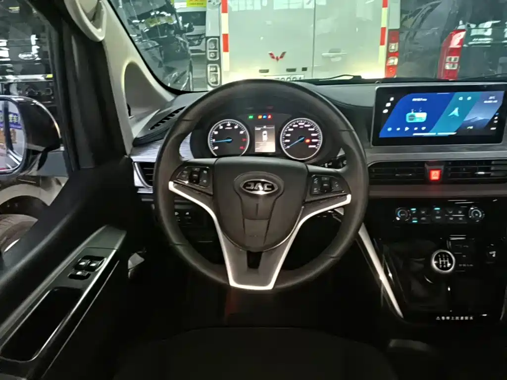 JAC Refine M3 2024 2023 PLUS 1.5T 7/8-seater Smart Connect Edition