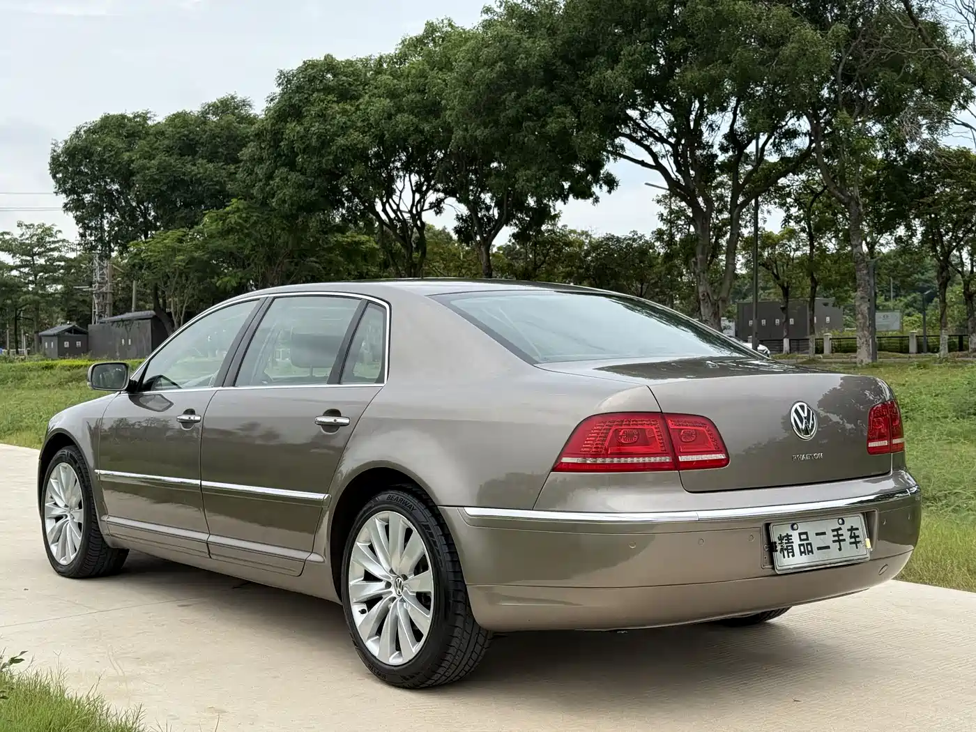 Volkswagen Phaeton 2012 2011 3.6L V6 4-seat Long Wheelbase Individual