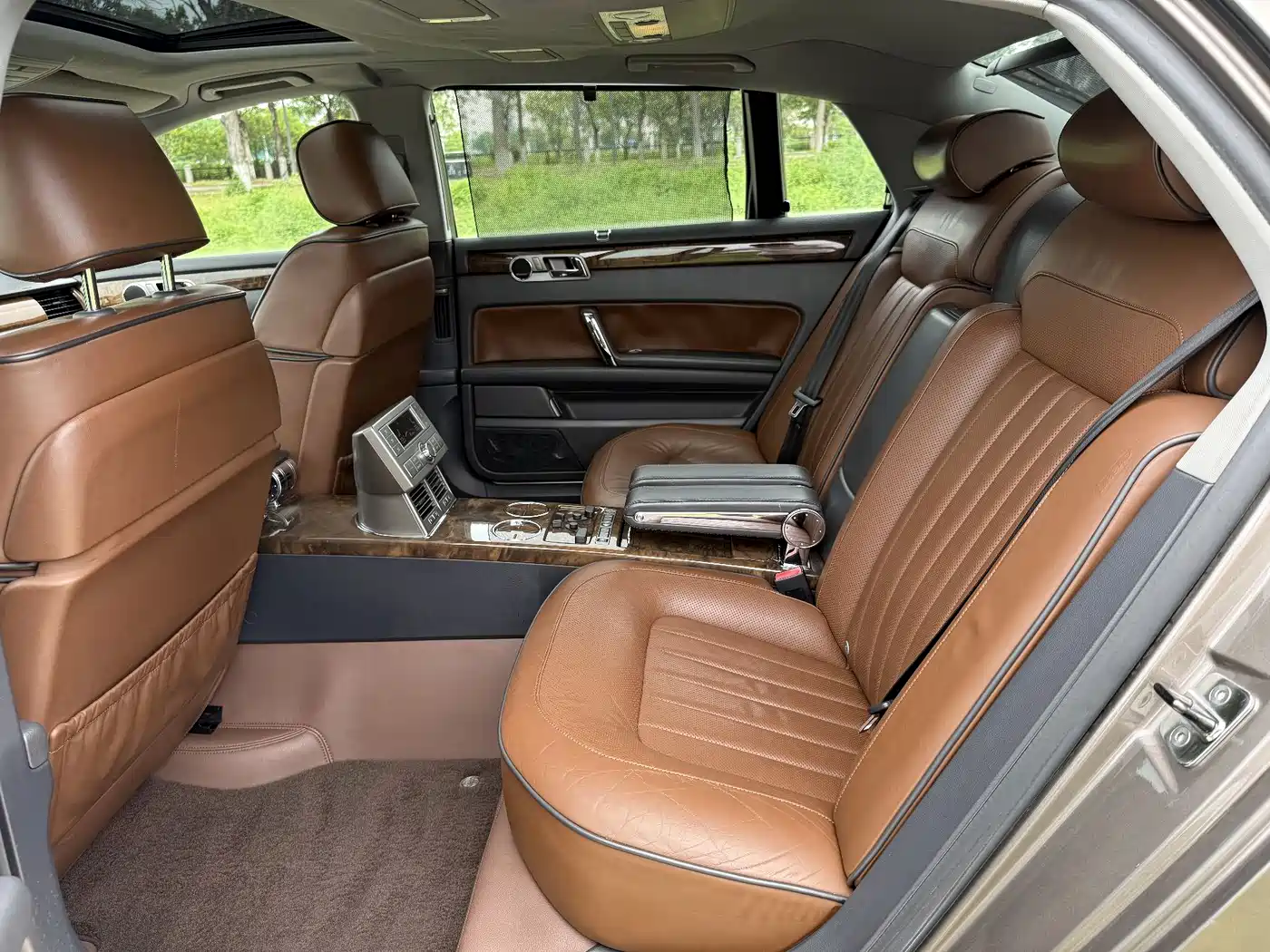 Volkswagen Phaeton 2012 2011 3.6L V6 4-seat Long Wheelbase Individual