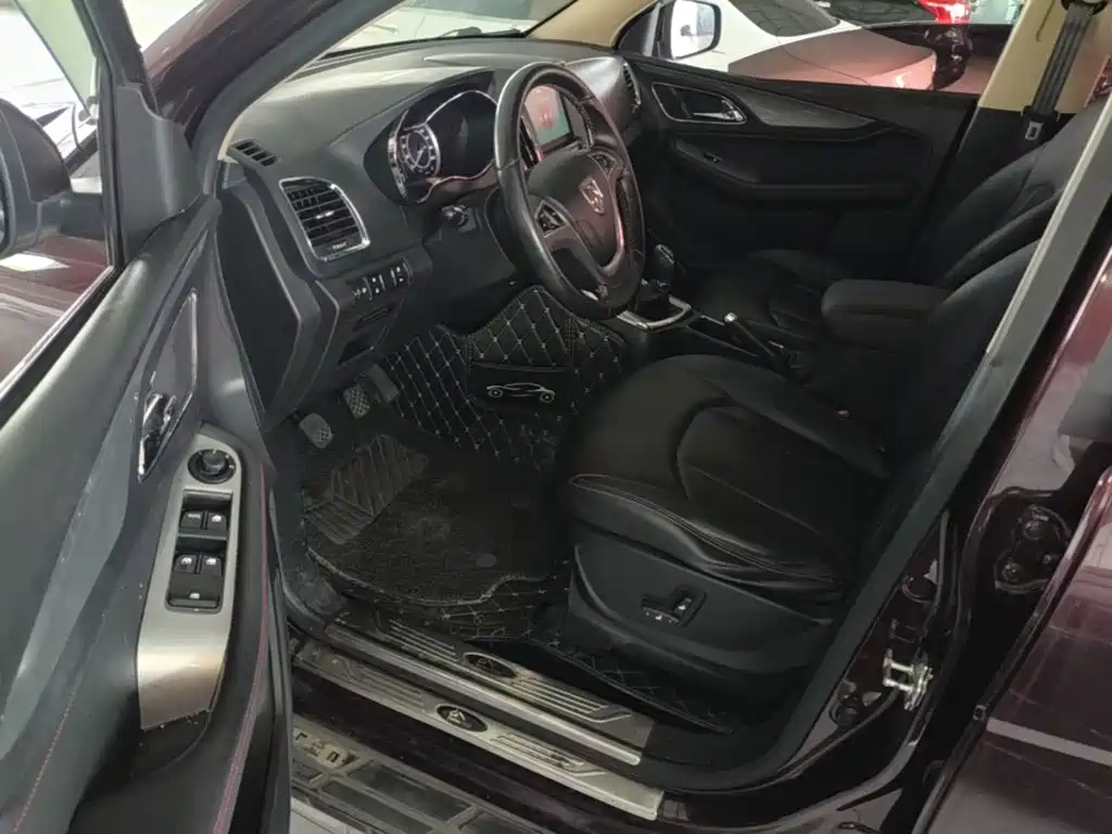 Baojun 560 2016 2015 1.8L Manual Luxury