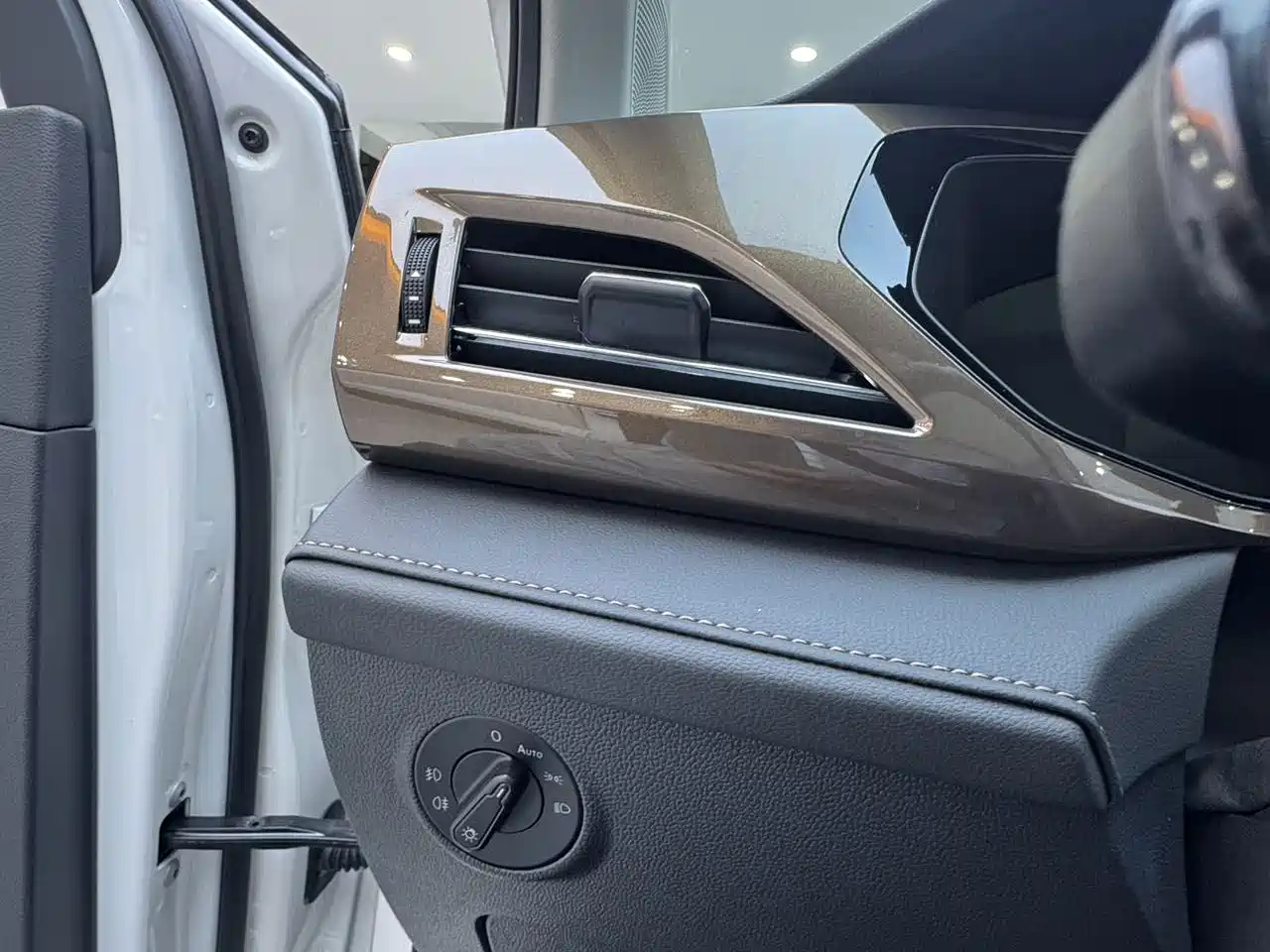 Volkswagen Tharu, миниатюра 18