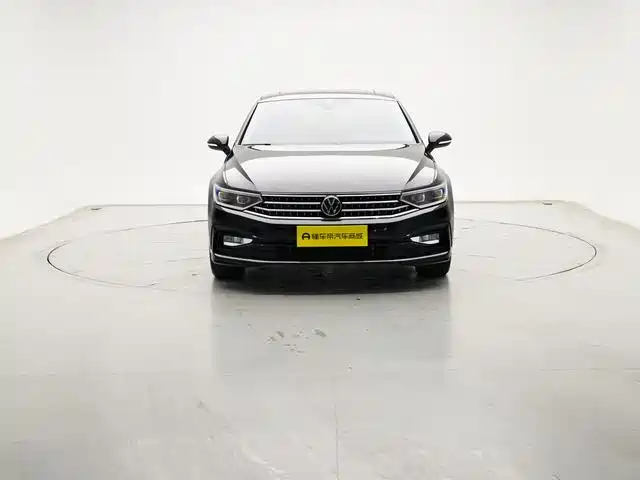 Volkswagen Magotan 2023 Model 2 Million Commemorative Edition 330TSI DSG Luxury фото 2