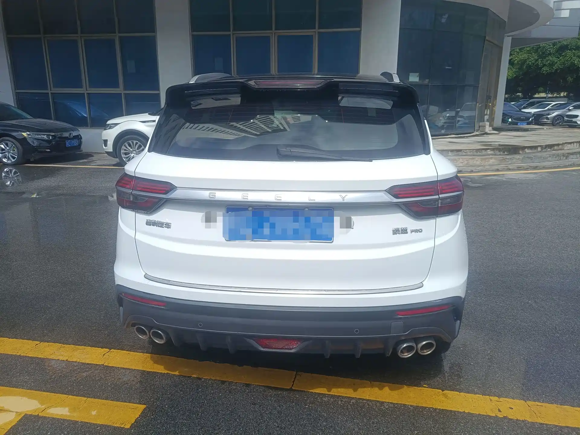 Фото 13 - Geely Coolray