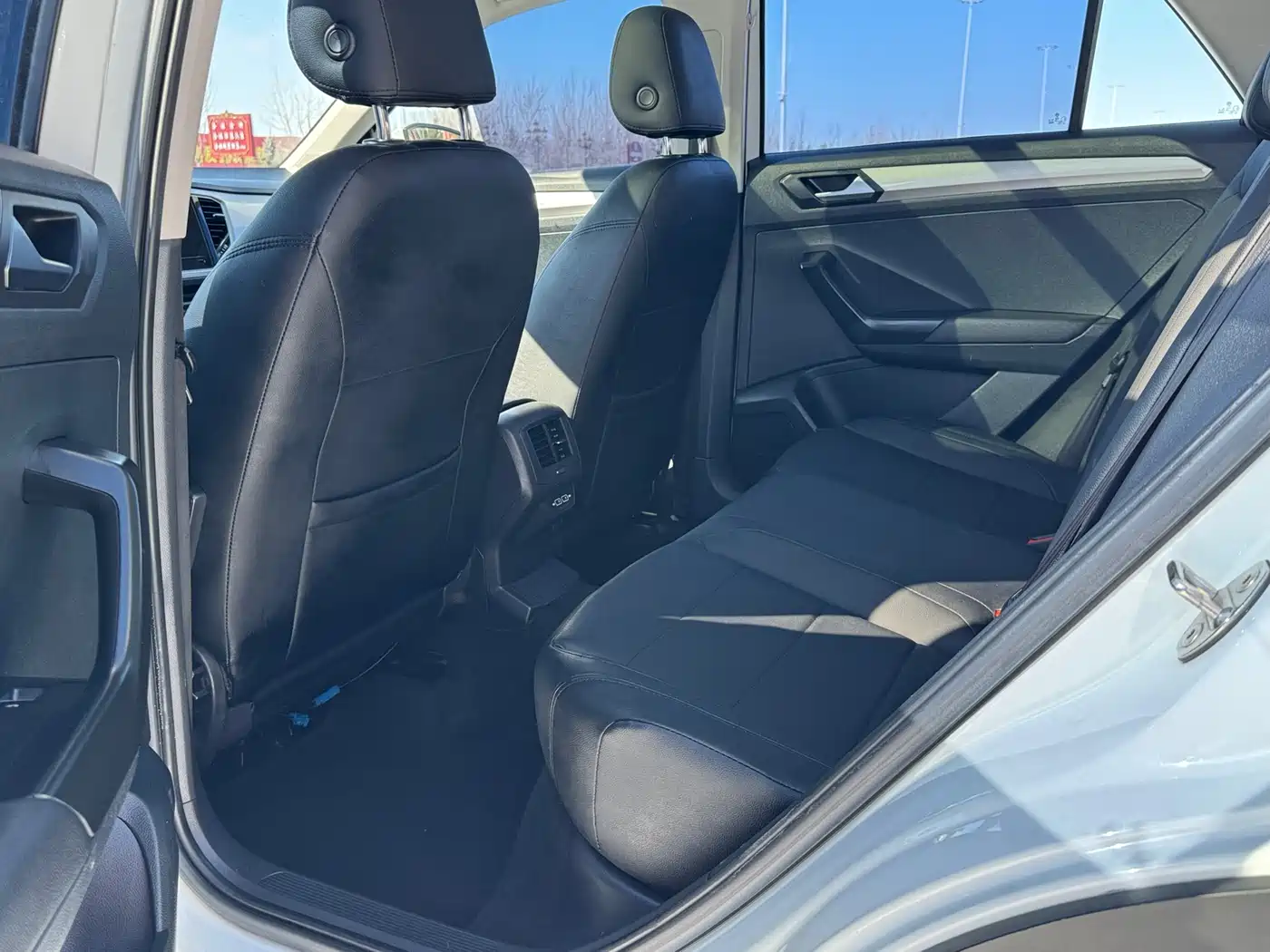 VOLKSWAGEN T ROC EXPLORING SONGS