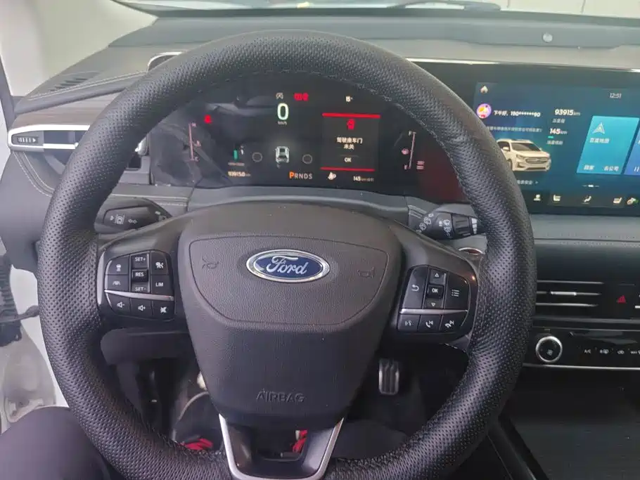 Фото 15 - Ford Edge