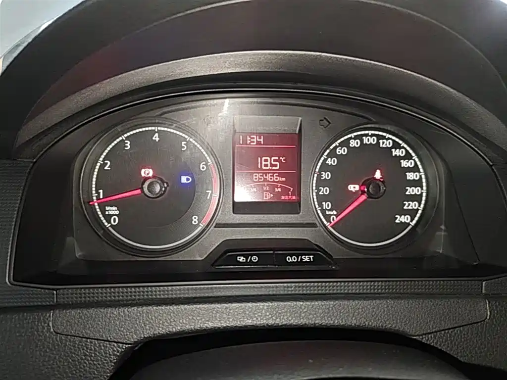 Volkswagen Santana 2016 1.6L Manual Trend Edition фото 12