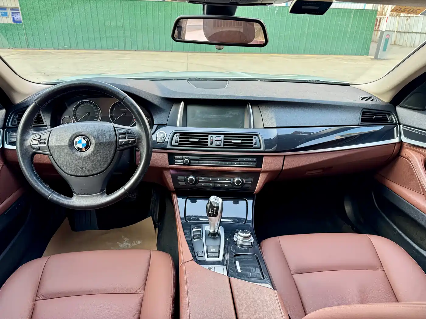 BMW 5 Series 2013 520Li Elegance фото 8