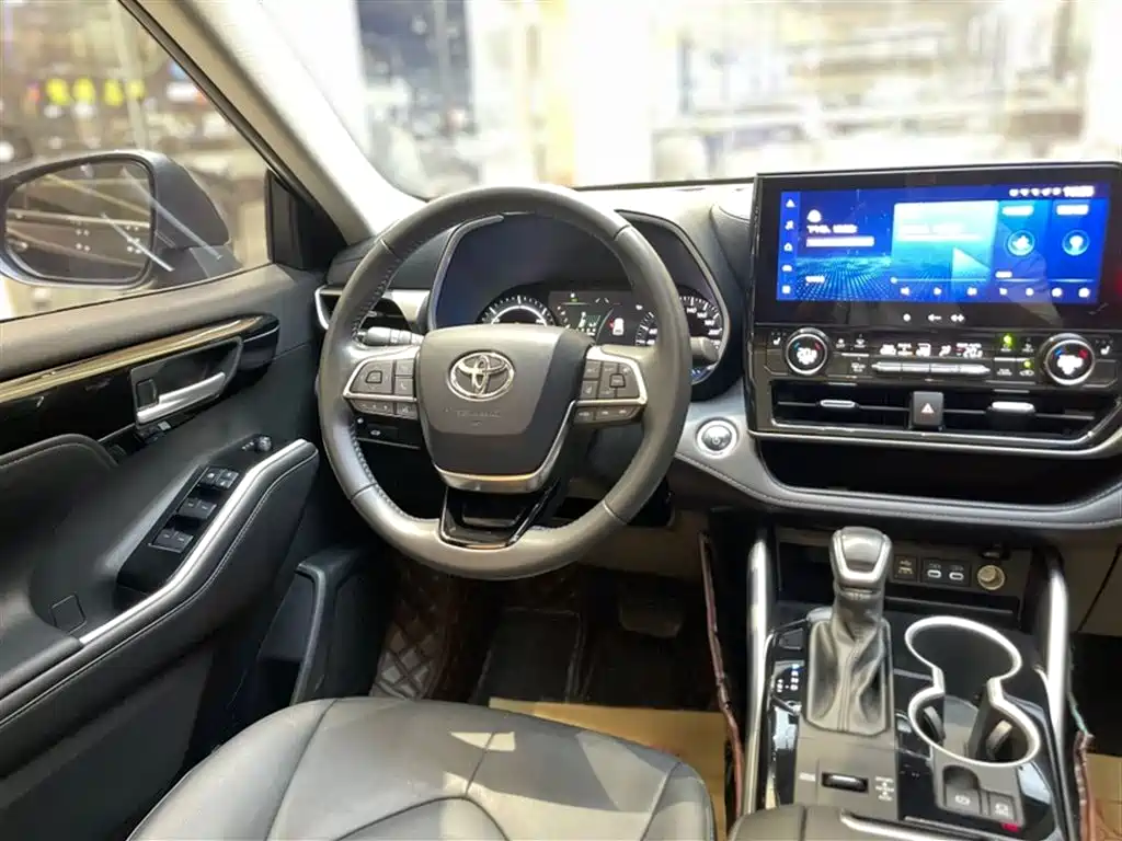 Toyota Highlander 2023 2.5L Smart Hybrid Dual Engine AWD Premium 7-Seater фото 19