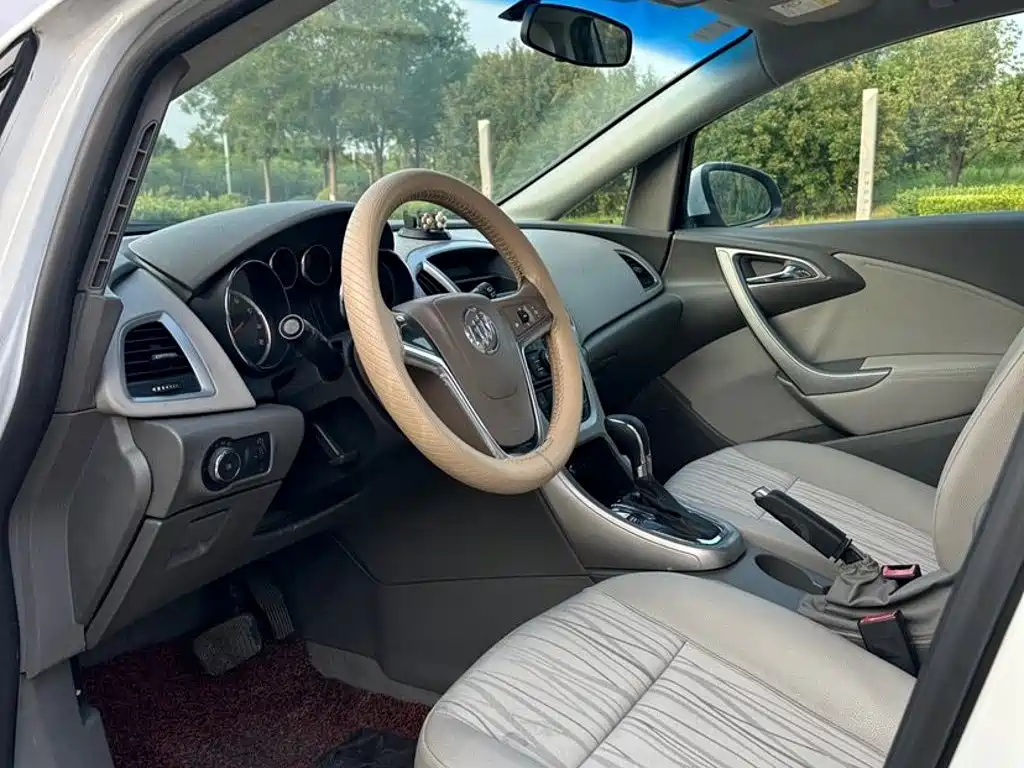 Photo 8 - Buick Excelle