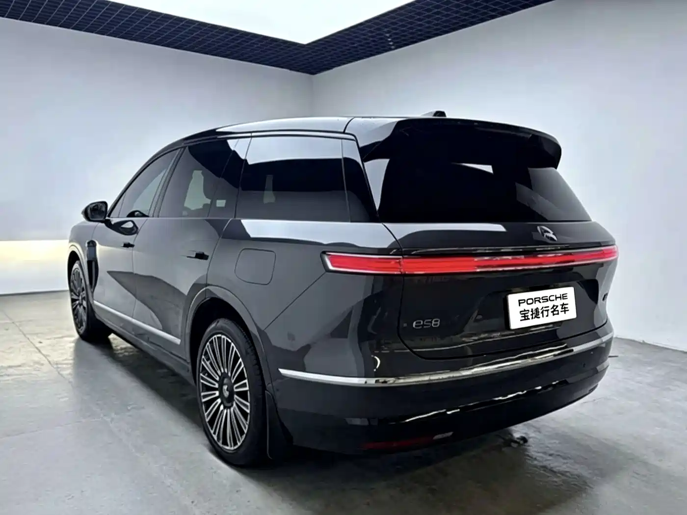 NIO ES8 2026 2025 Model 6-Seat Executive Luxury Edition