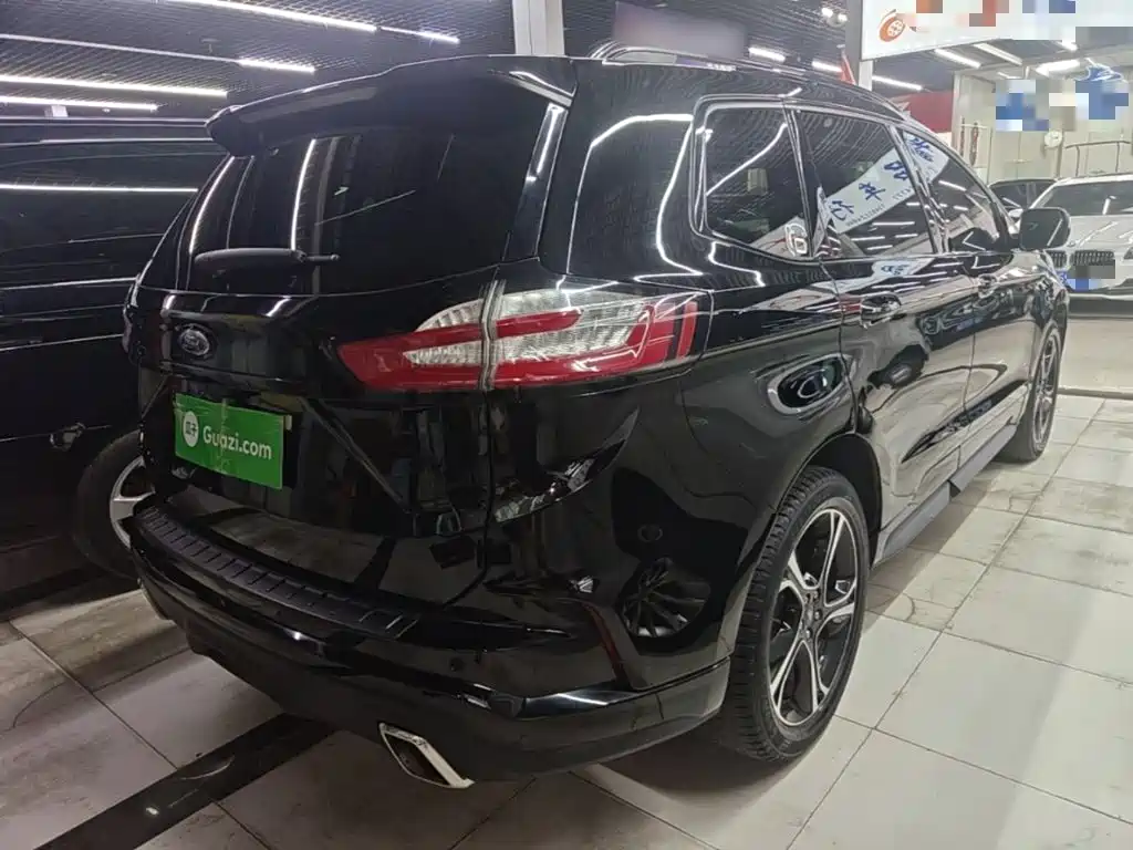 Фото 7 - Ford Edge