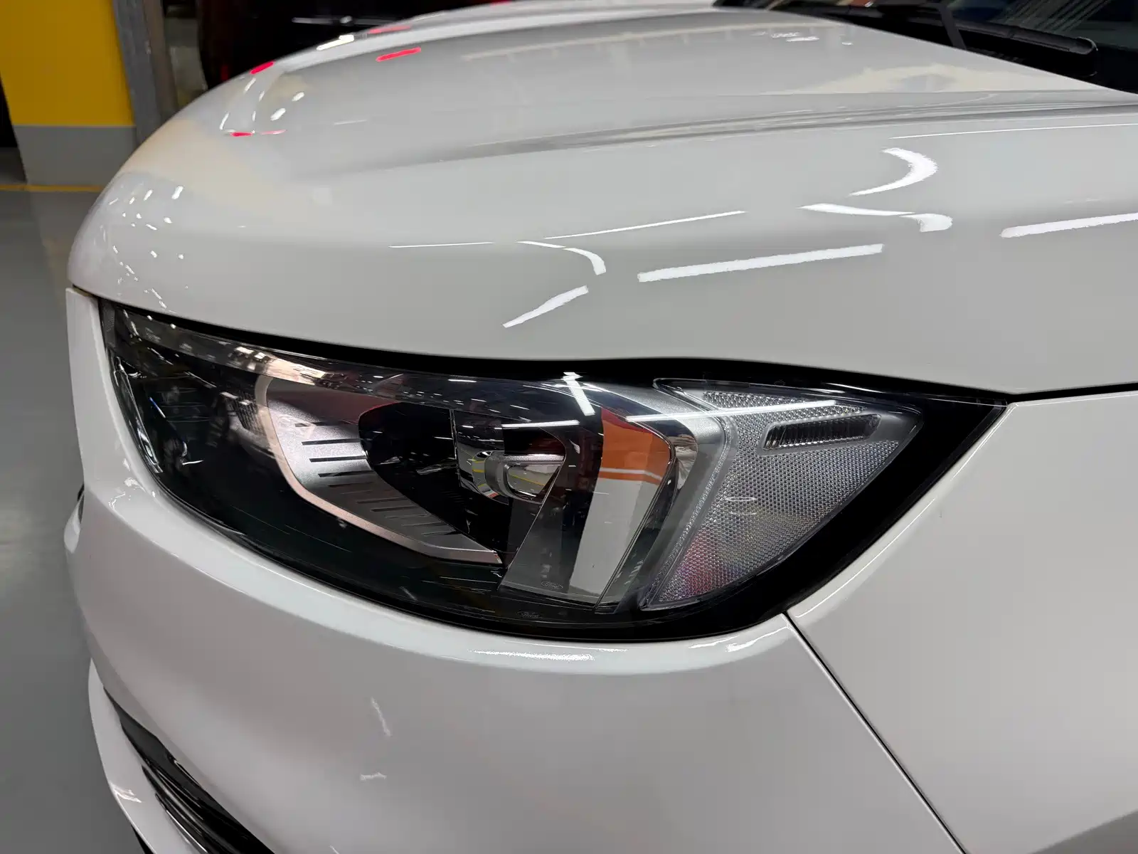 Фото 24 - Ford Edge