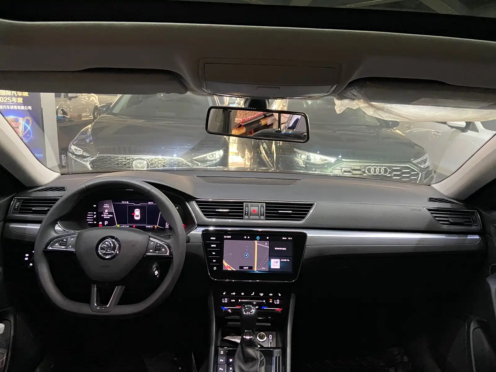 Фото 9 - Škoda Superb