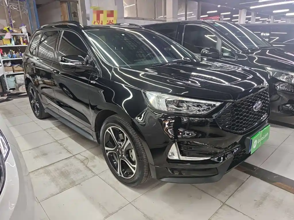 Фото 4 - Ford Edge