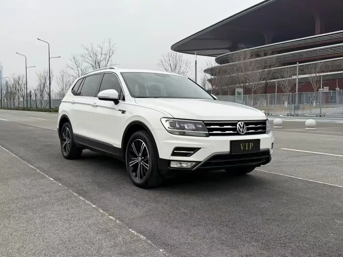 Volkswagen Tiguan L 2019 330TSI Automatic 2WD Panorama Comfort Edition China VI фото 3
