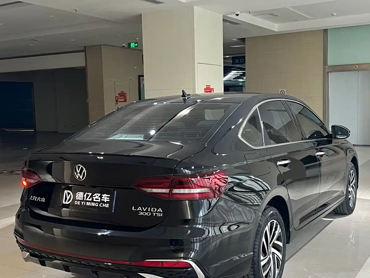 Volkswagen Lavida 2024 Model 300TSI DSG Starlight Leading Edition фото 9