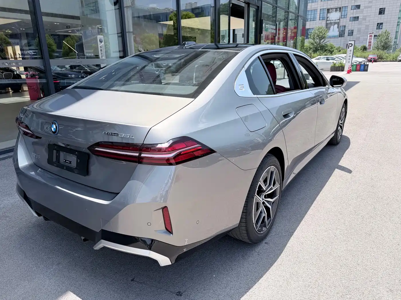 BMW i5 2024 eDrive 35L M Sport Package фото 10