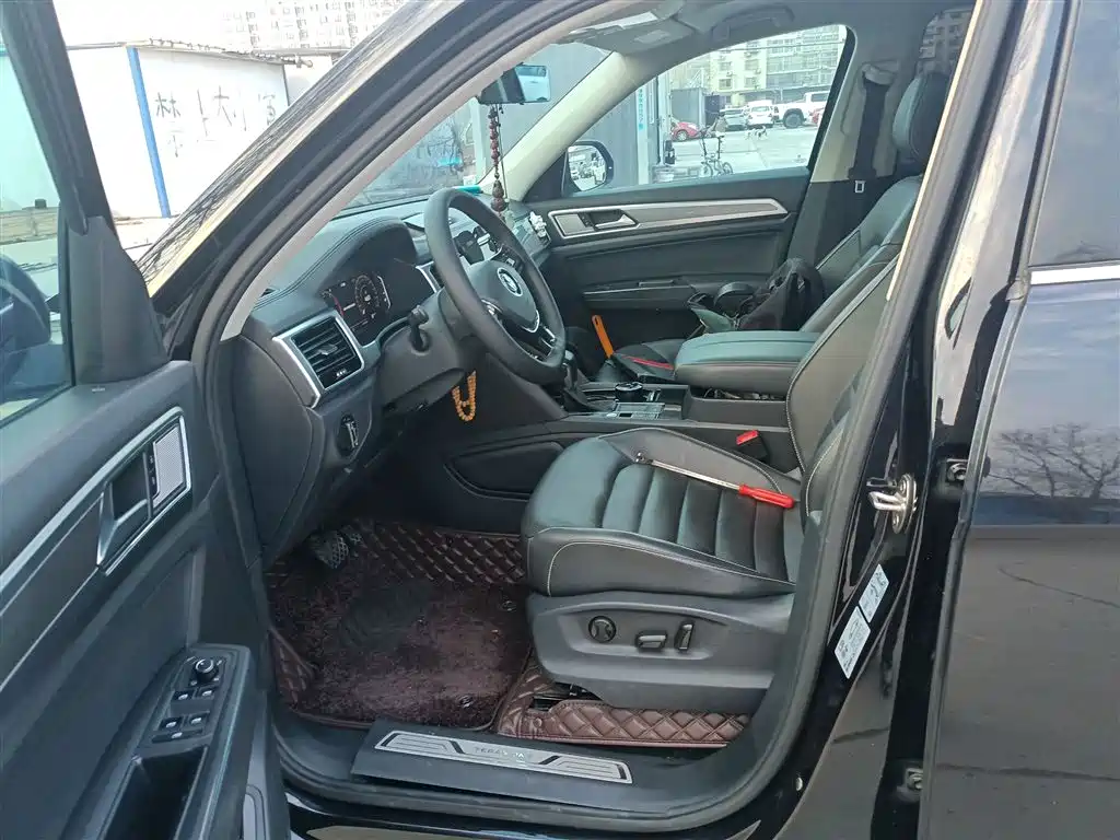 VOLKSWAGEN TOURANG