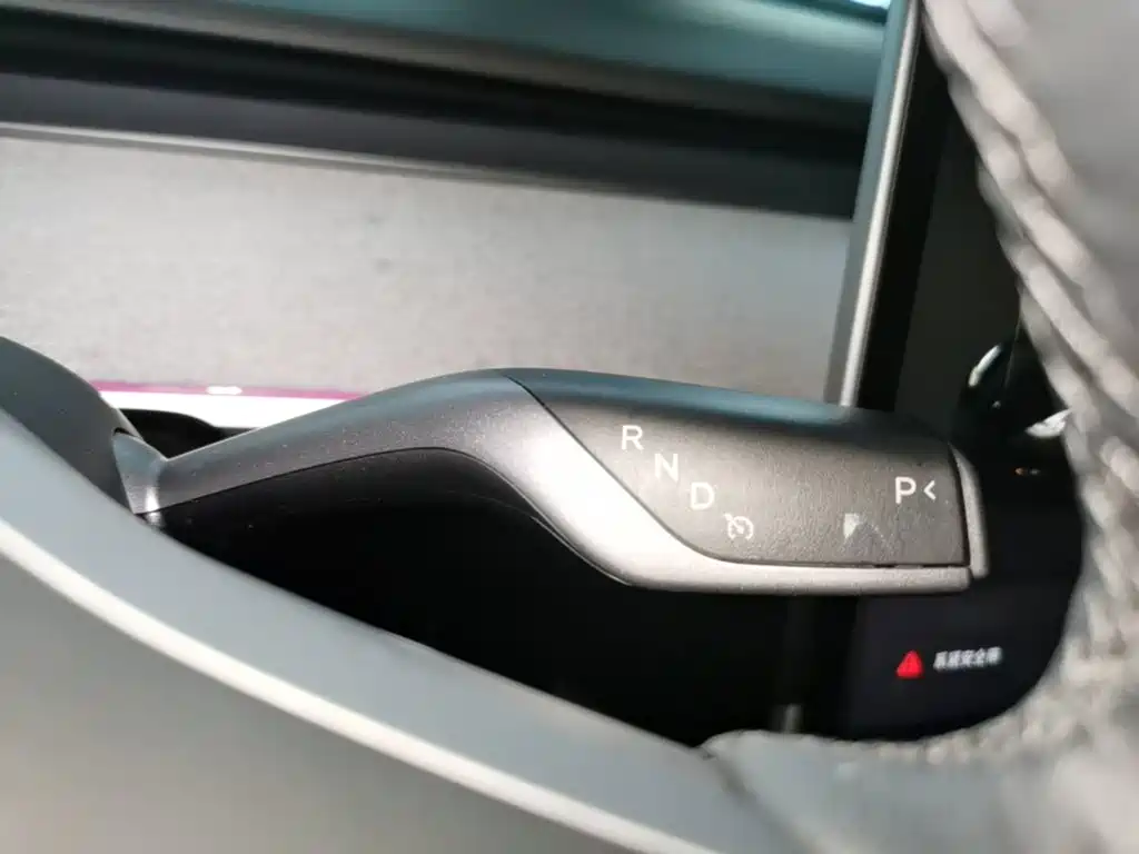 Фото 14 - Tesla Model Y