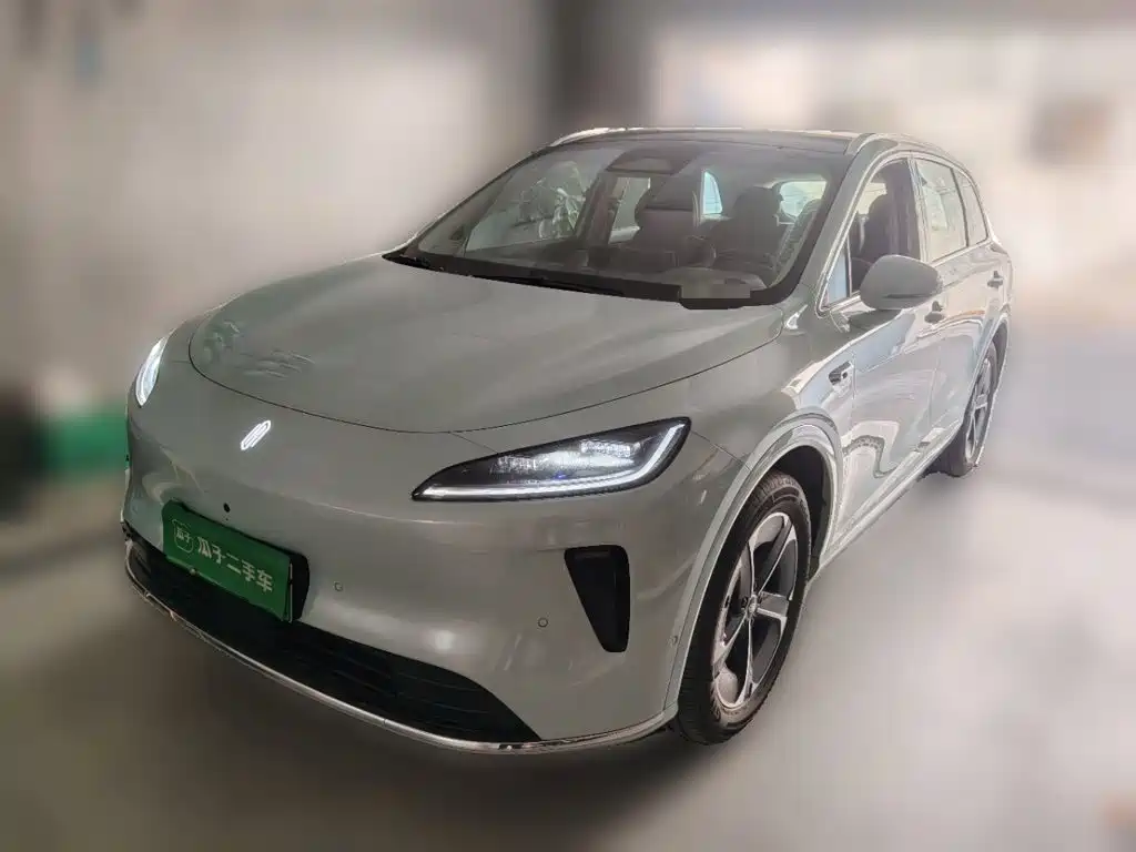Photo 1 - Shangjie SUV