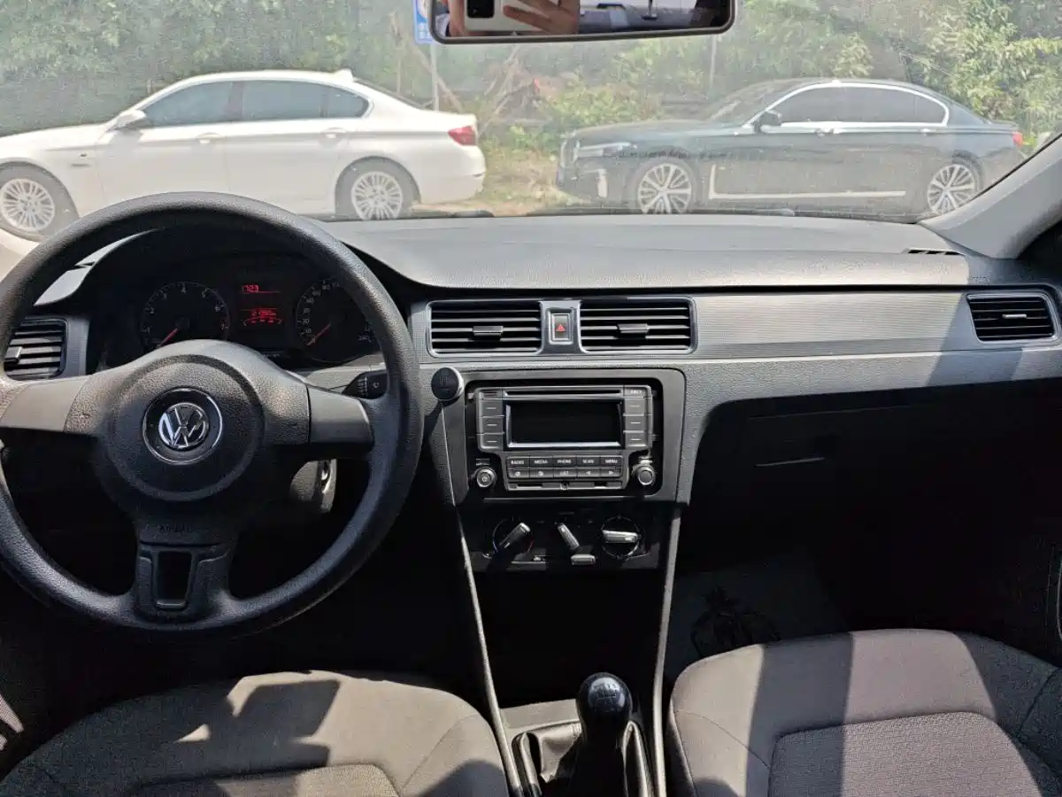 Volkswagen Santana 2015 1.6L Manual Trend Edition фото 6