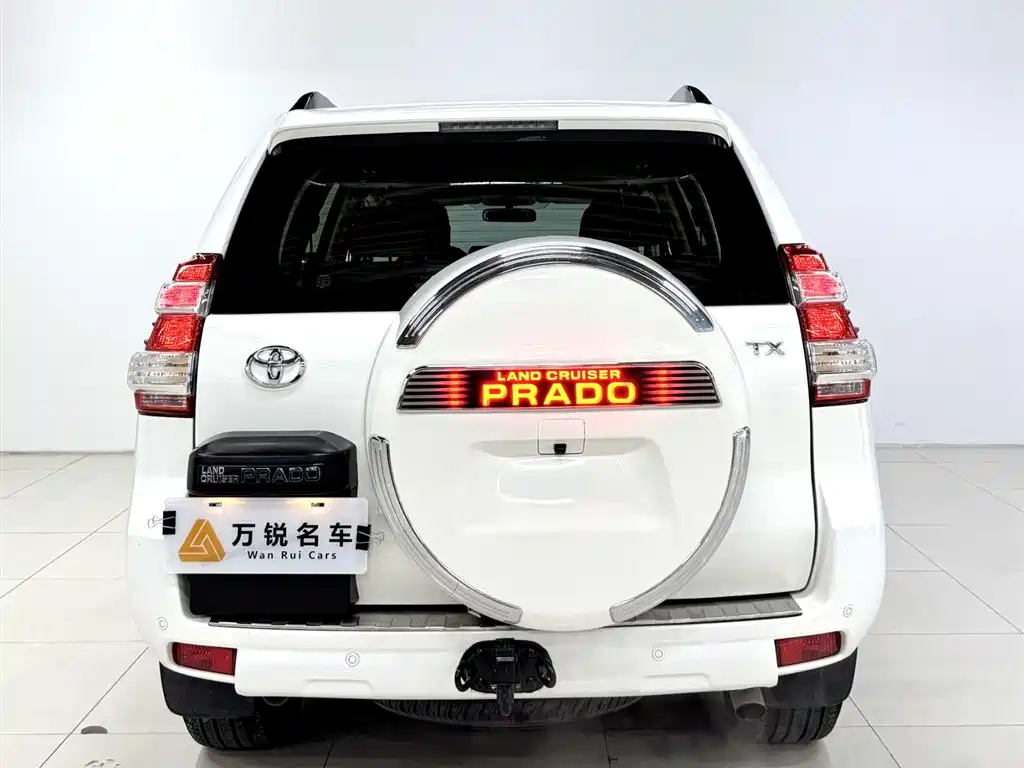 Toyota Prado 2010 4.0L Automatic TX-L фото 4