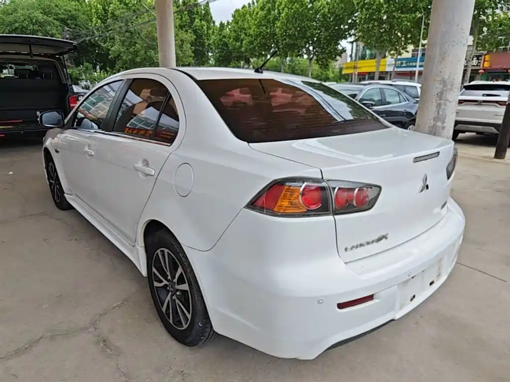 Mitsubishi Lancer EX 2015 1.8L Manual Premium (China IV) фото 5