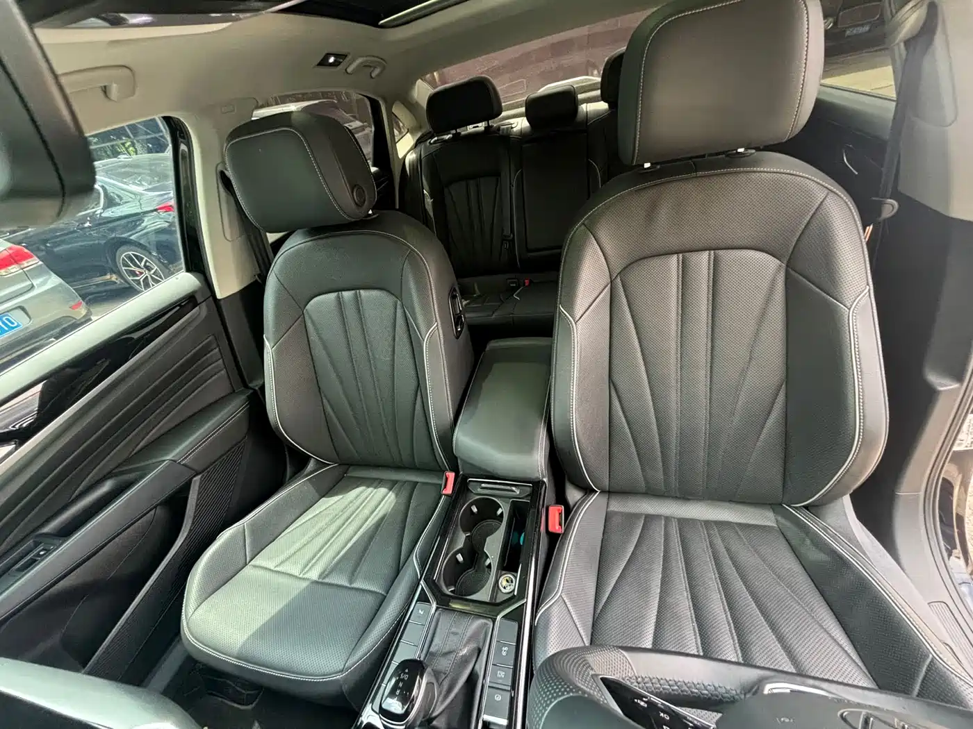 Volkswagen Passat 2024 380TSI Elite Edition фото 24